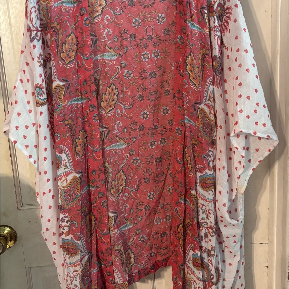 Zac & Rachel Coral and White Floral Kimono